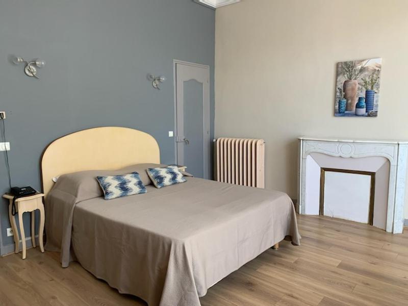 Le Castelet Des Alpilles image