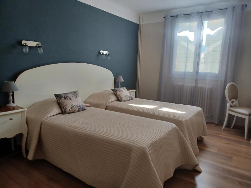 Le Castelet Des Alpilles image