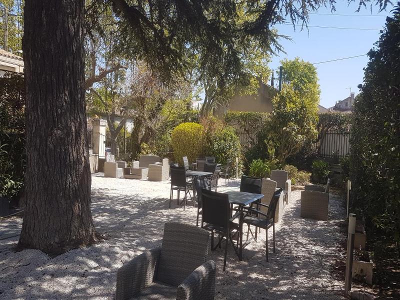 Le Castelet Des Alpilles image