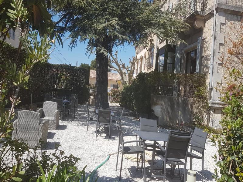 Le Castelet Des Alpilles image