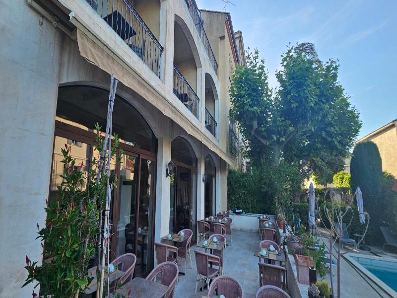 Le Castelet Des Alpilles image