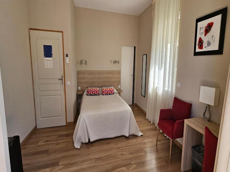 Le Castelet Des Alpilles image