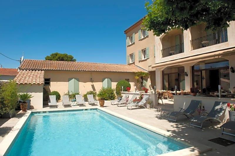 Le Castelet Des Alpilles image