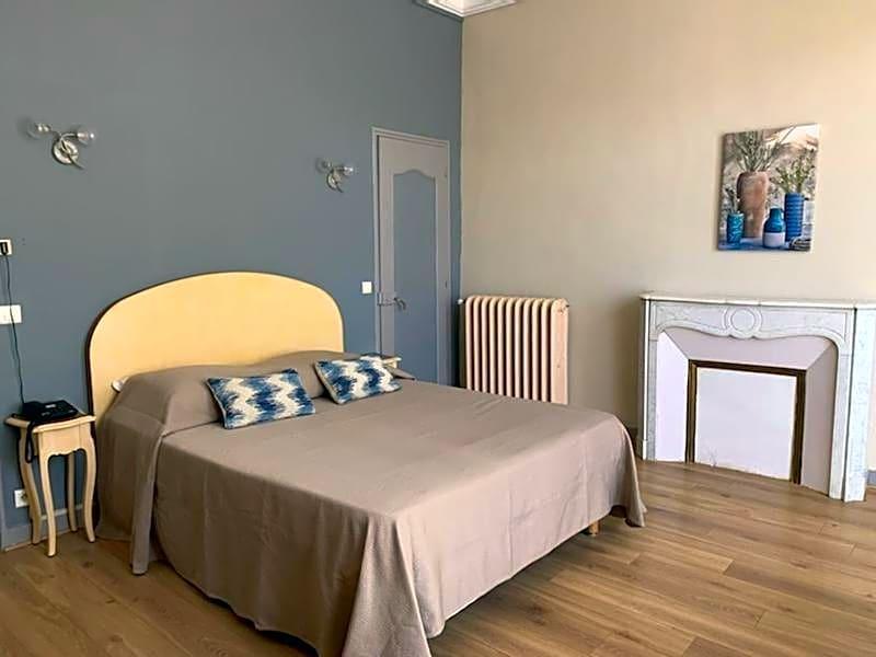 Le Castelet Des Alpilles image