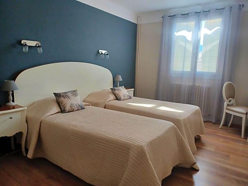 Le Castelet Des Alpilles image