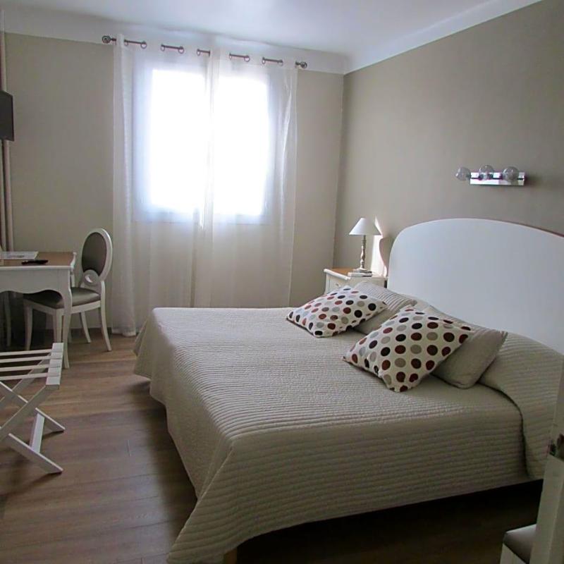 Le Castelet Des Alpilles image