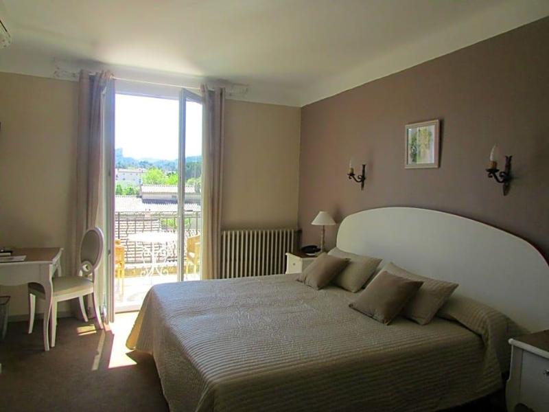 Le Castelet Des Alpilles image
