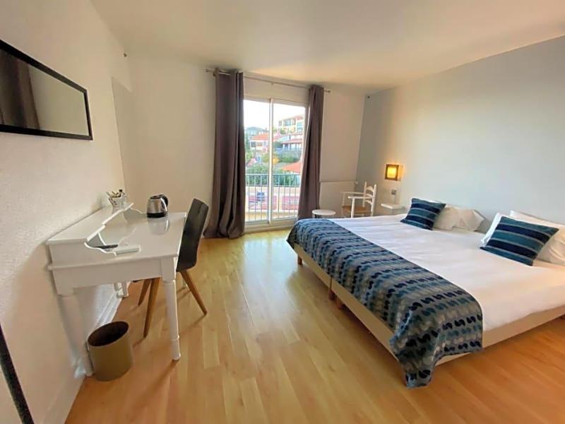 Hotel Le Bon Port image