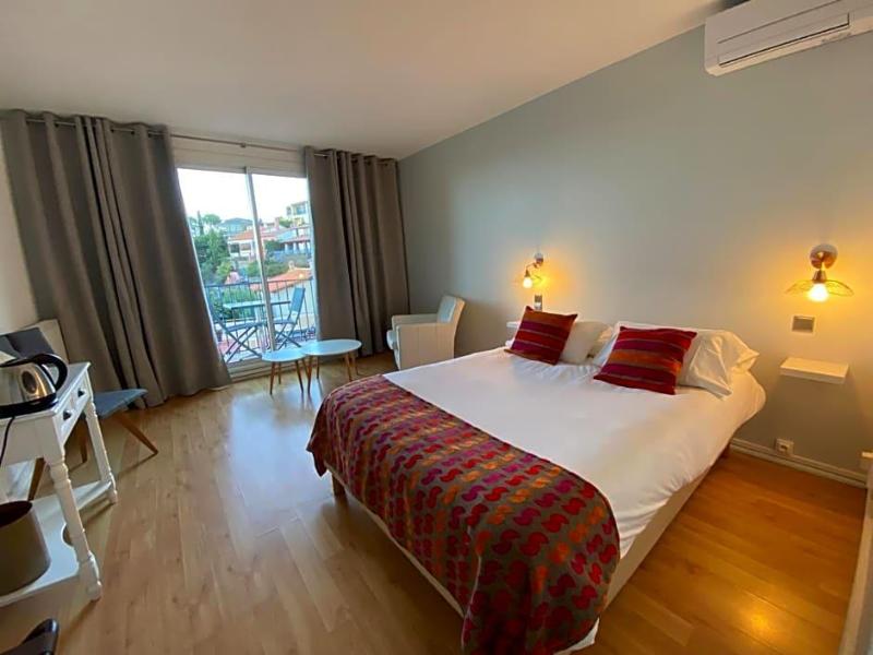 Hotel Le Bon Port image