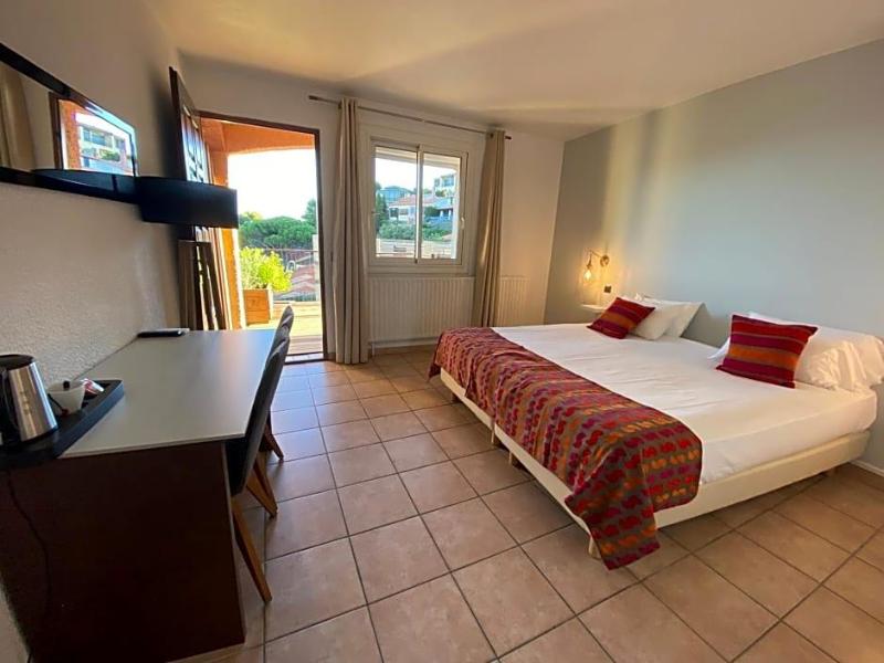 Hotel Le Bon Port image