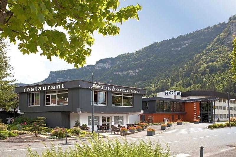 Hv Tel Restaurant De L Embarcadv Re — exterior view
