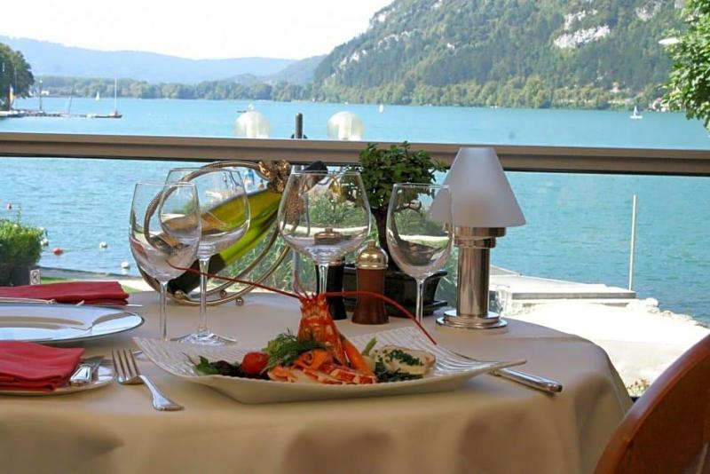 Hv Tel Restaurant De L Embarcadv Re — general view