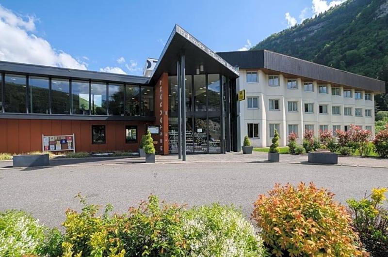 Hv Tel Restaurant De L Embarcadv Re — general view