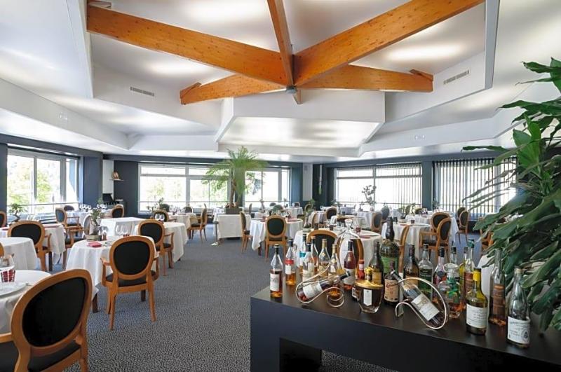 Hv Tel Restaurant De L Embarcadv Re image