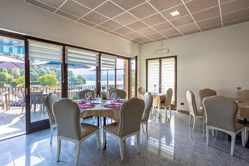 Hotel Fontaine Bleue image