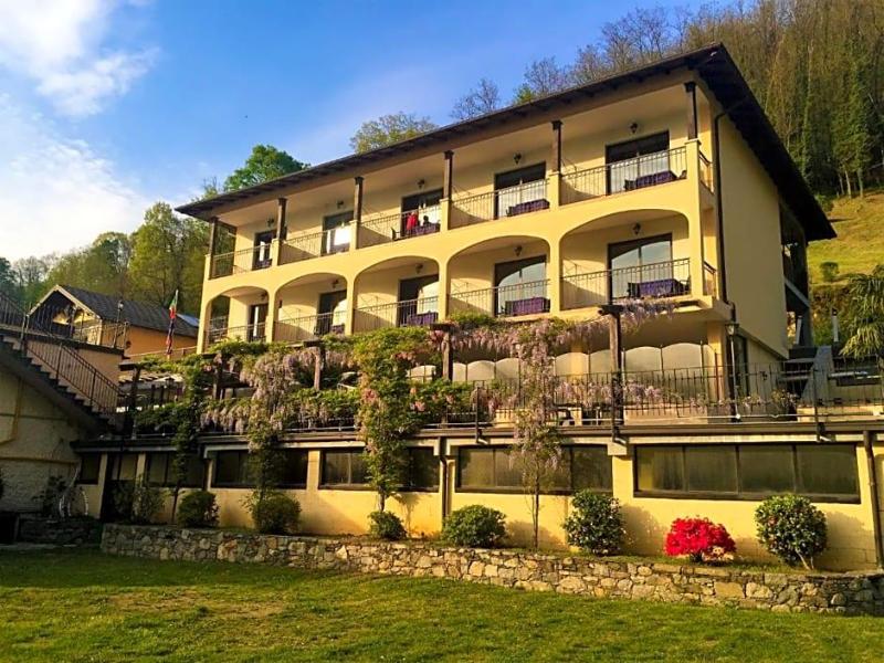 Hotel Fontaine Bleue image