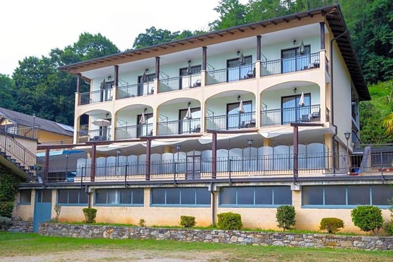 Hotel Fontaine Bleue image