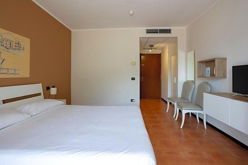 Hotel Fontaine Bleue image