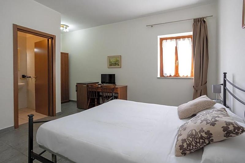 Hotel Fontaine Bleue image