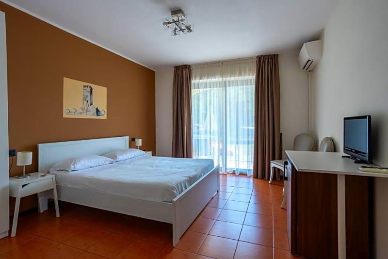 Hotel Fontaine Bleue image