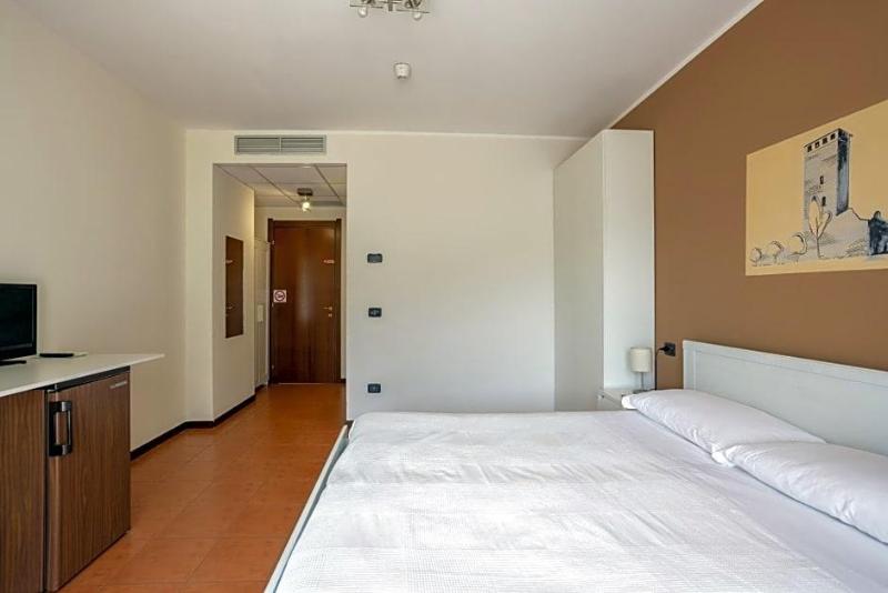 Hotel Fontaine Bleue image