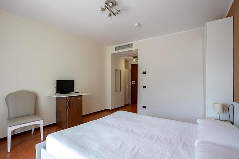 Hotel Fontaine Bleue image