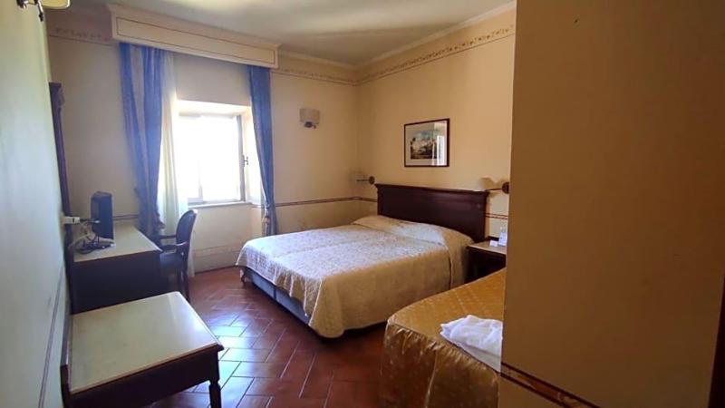 Hotel Logge Dei Mercanti image