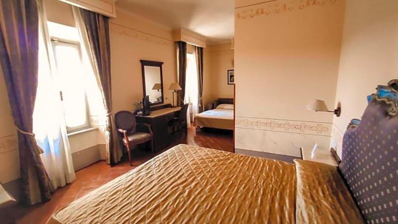 Hotel Logge Dei Mercanti image