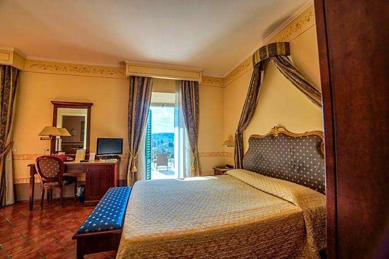 Hotel Logge Dei Mercanti image