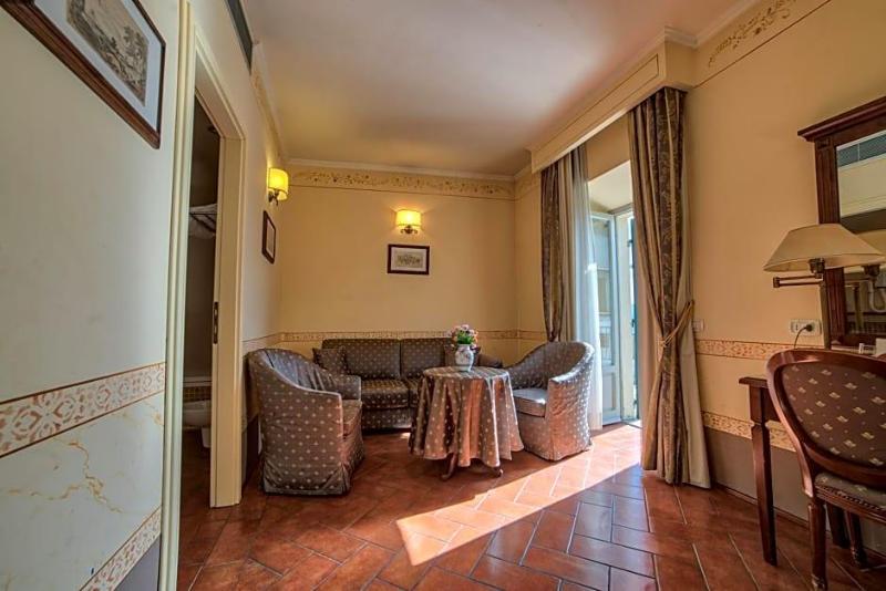 Hotel Logge Dei Mercanti image
