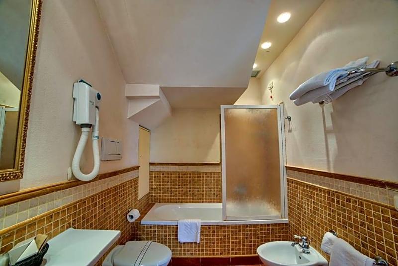 Hotel Logge Dei Mercanti image