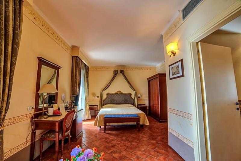 Hotel Logge Dei Mercanti image
