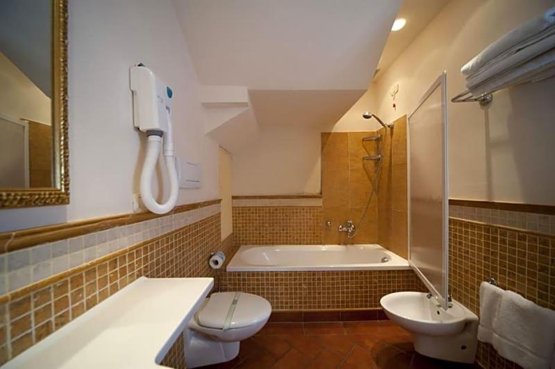 Hotel Logge Dei Mercanti image