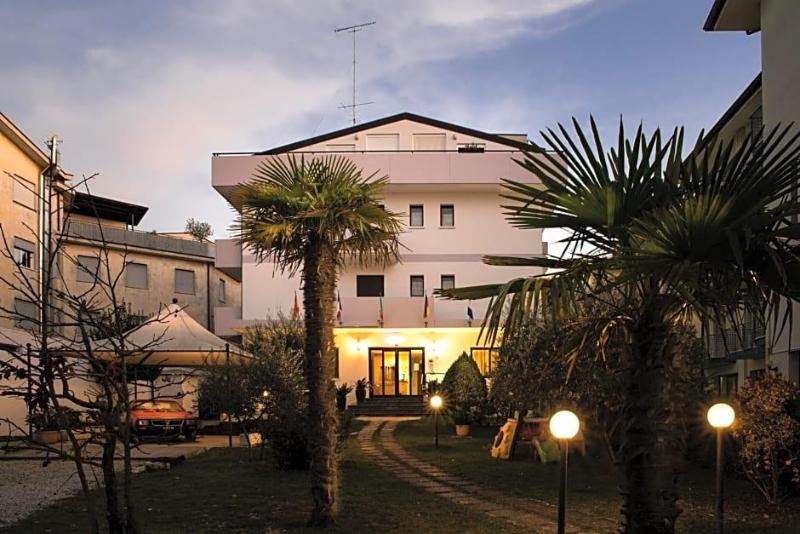 Albergo Ridente image