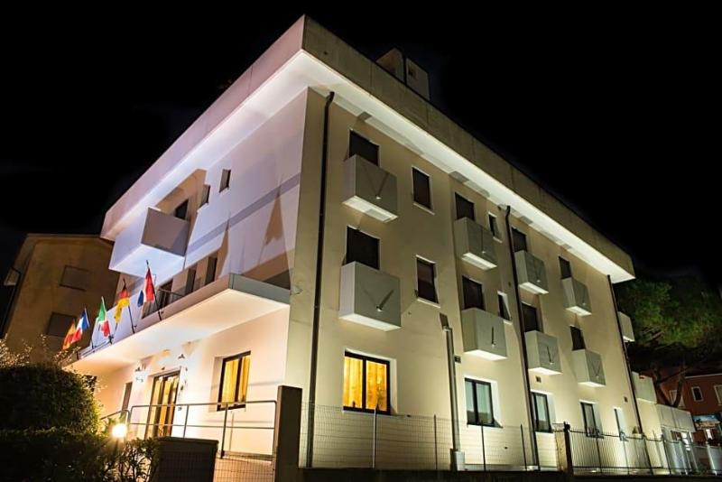 Albergo Ridente image