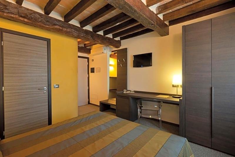 Locanda Sant Ambrogio image