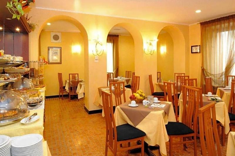Hotel La Spia D Italia image