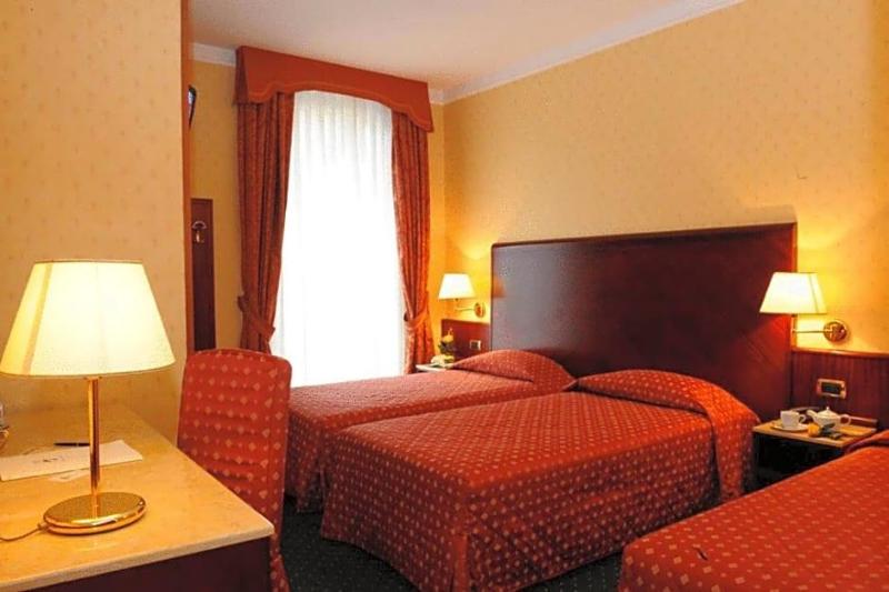 Hotel La Spia D Italia image