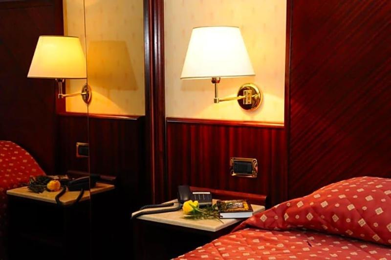 Hotel La Spia D Italia image