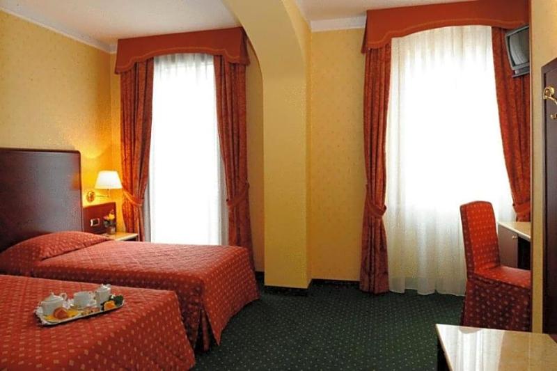 Hotel La Spia D Italia image