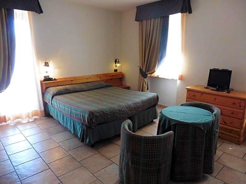 Hotel Mont Nery image