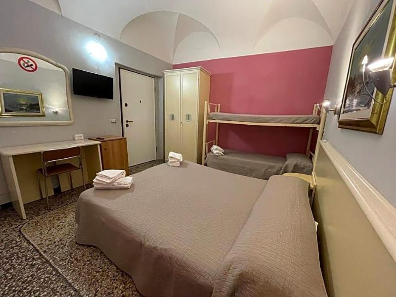 Hotel Serena image