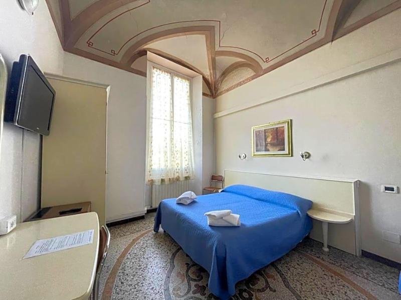 Hotel Serena image
