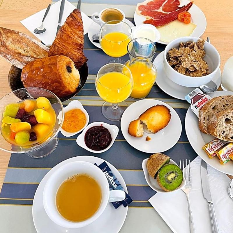 Hotel Restaurant Santiago image