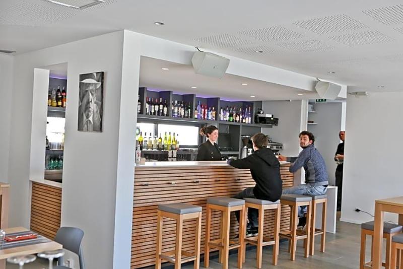 Hotel Restaurant Santiago image