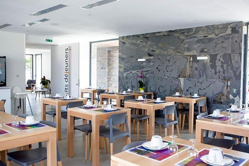 Hotel Restaurant Santiago image
