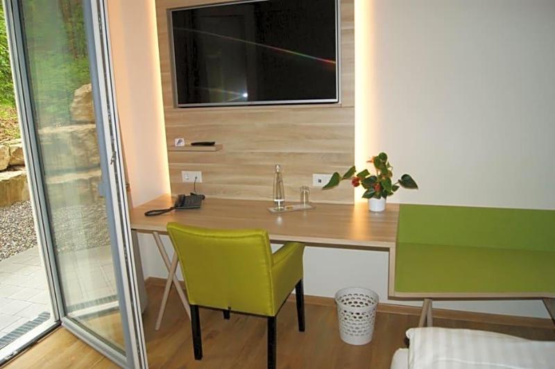 Hotel Restaurant Muckensee image