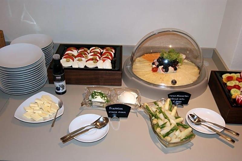 Hotel Restaurant Muckensee image