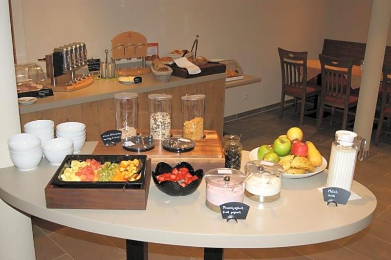 Hotel Restaurant Muckensee image