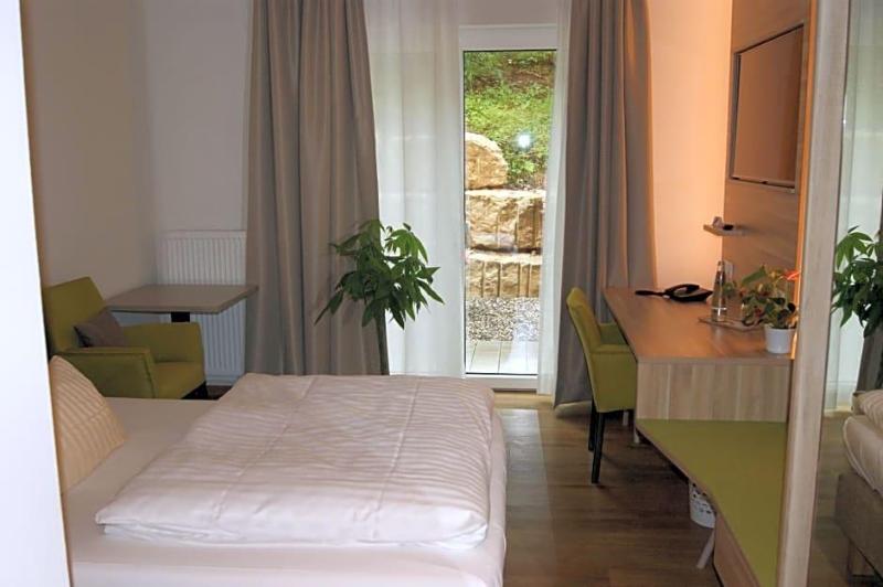 Hotel Restaurant Muckensee image